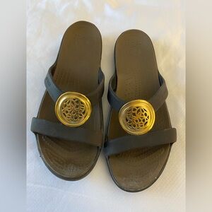 CROCS brown strap Sandals with Textured Footbed